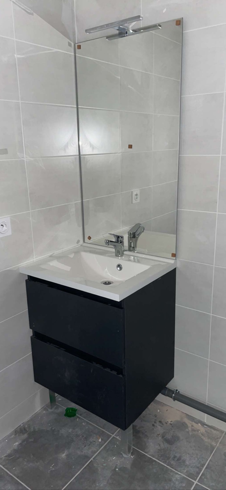 Pose meuble vasque salle de bain — K-plomb